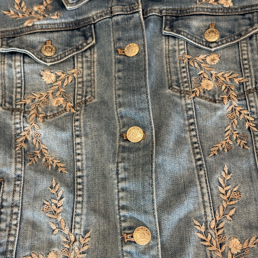 White House Black Market Light Blue Embroidered Jean Jacket 💙 - Picture 6 of 11